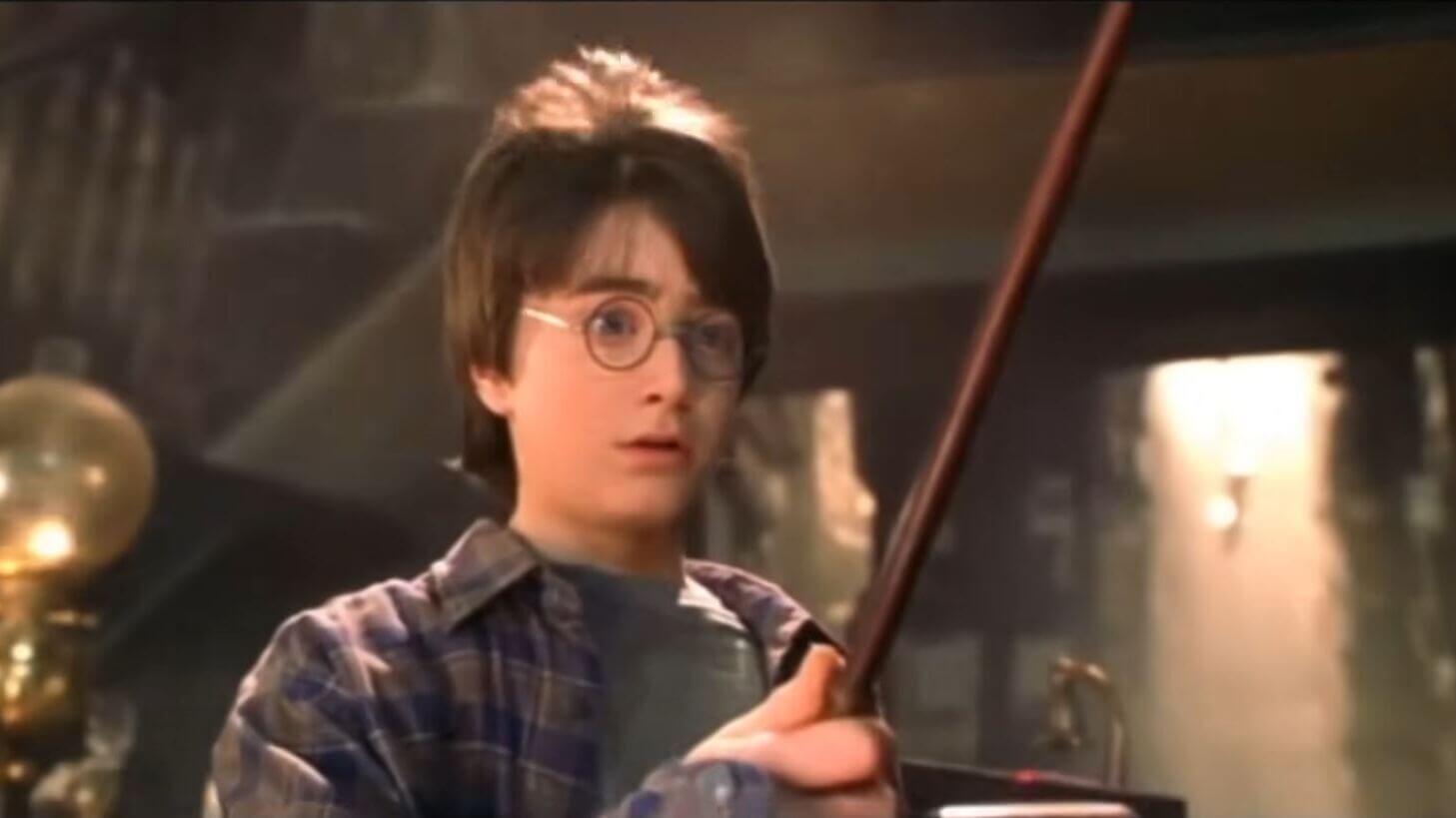 Erstes Bild zeigt Dominic McLaughlin als Harry Potter in der kommenden Serie und sorgt für heftige Fan-Reaktionen