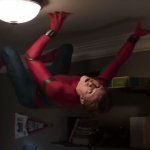 Erste Set-Bilder zeigen Spider-Man auf Straßenniveau und ordnet den Film zeitlich ein
