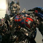 Michael Bay arbeitet an einem neuen ‘Transformers’-Film und dieser Original-Star will dabei sein