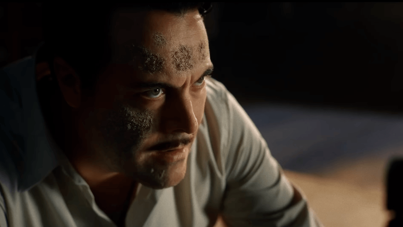 Spider-Noir-True-Hue-Full-Color-Final-Trailer-Prime-Video-YouTube-05-28-2026_12_53_PM Spider-Noir: Ein böse dreinblickender Mann mit offensichtlichen Hautirritationen.
