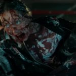 Colony: es ist ein äußerst unappetitlicher Zombie zu sehen, der offensichtlich auf Beute aufmerksam wurde.