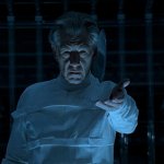 X-Men 2: Ian McKellen als Magneto flieht aus seinem Plastik-Gefängnis.