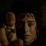 The Fellowship of the Ring | The Lord of the Rings – Frodo Beutlin greift nach dem einen Ring.