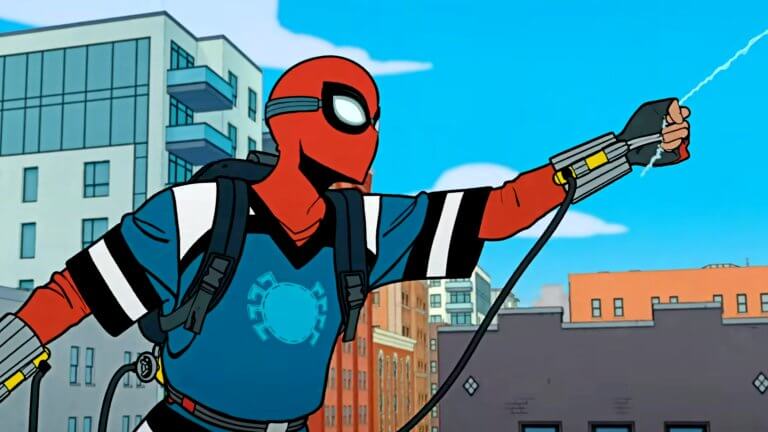 Peter Parker schwingt als Spider-Man in einem selbstgemachten Anzug durch eine Stadt. Dabei wirkt sein Kostüm sehr experimentell und wie ein Prototyp.