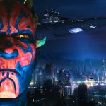Das grimmige Gesicht von Maul trohnt vor einer Stadtlandschaft bei Nacht. Über der Stadt schwebt bedrohlich ein Sternenzerstörer.
